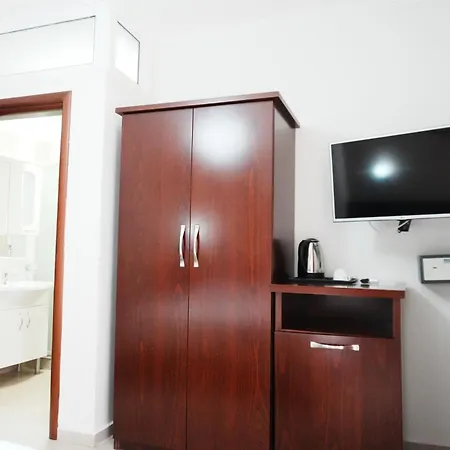 ホテル Mediterrane Sarandë