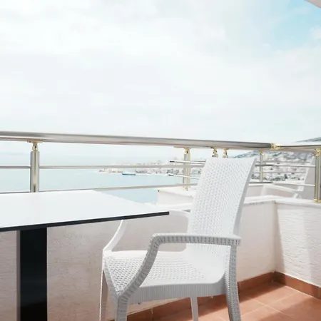 ホテル Mediterrane Sarandë