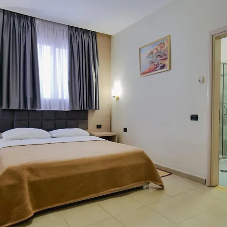 ホテル Mediterrane Sarandë